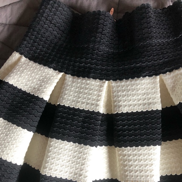 Girls from Savoy black & white stripe bell skirt - Picture 5 of 7